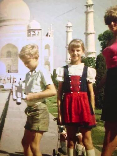 Historische Familienaufnahme, Kindheit in Indien – Bild 1
