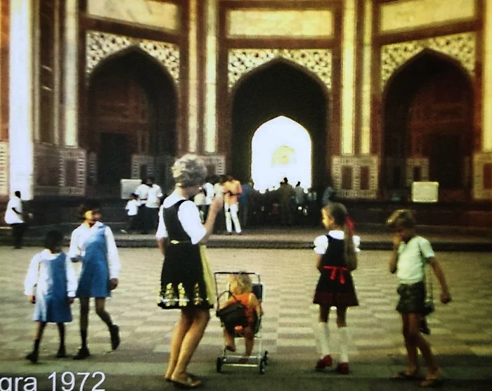 Historische Familienaufnahme, Kindheit in Indien – Bild 4